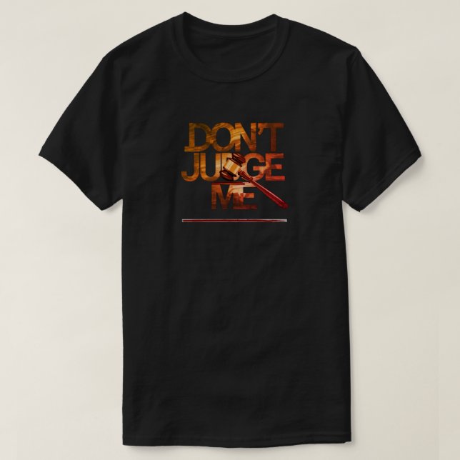 Camiseta "Não me julgue que tive fusão na coluna" (Frente do Design)