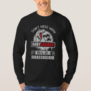 Camiseta Não se meta com o bebê Saurus Dinossauro Famíli