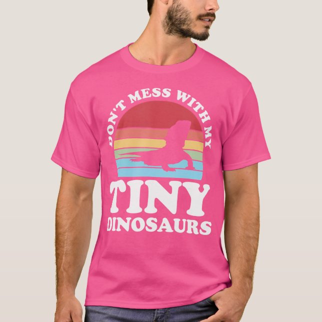 Camiseta Não Se Mole Com Os Meus Pequenos Dinossauros. (Frente)