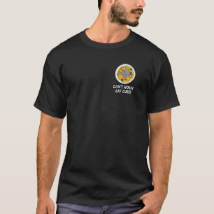 Camiseta Não se preocupe comendo arroz Curry e comida de cu