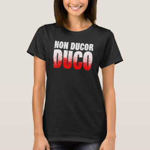 Camiseta Não sou liderado, lidero Frase Latina Significado