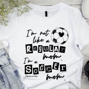 Camiseta Não sou uma mãe normal, sou uma mãe de futebol Nom