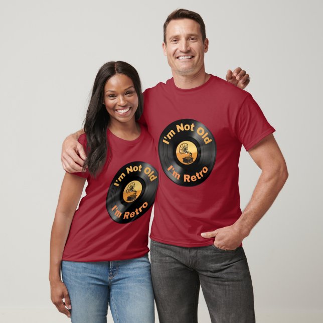 CAMISETA NÃO SOU VELHO, SOU CLÁSSICO (Unissex)