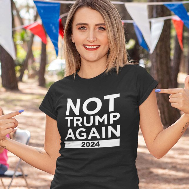 Camiseta Não Trump Novamente 2024 (Criador carregado)