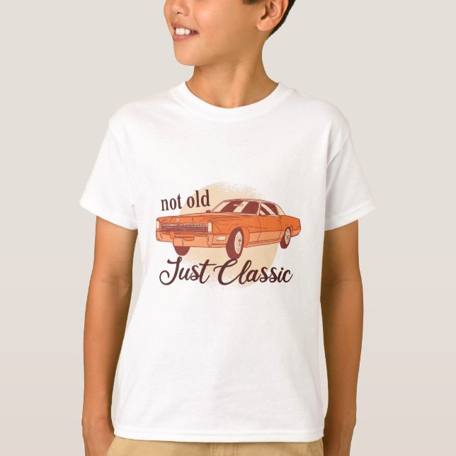 Camiseta Não Velho Apenas Clássico (Frente)