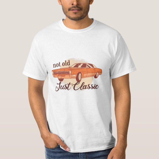 Camiseta Não Velho Apenas Clássico (Frente)