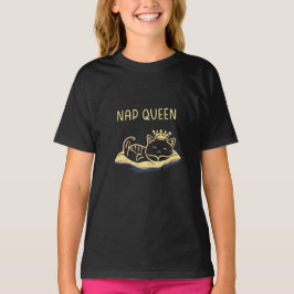 Camiseta Nap Queen Cat - Embrace Feline Relaxatio