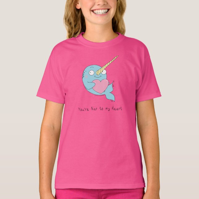 Camiseta Narwhal Hugging a t-shirt do filho de uma rapariga (Frente)