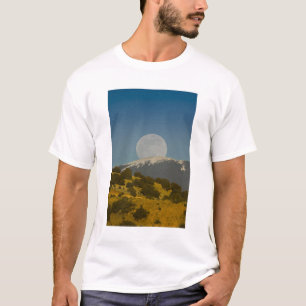 Camiseta Nascer da lua sobre as montanhas Sangre de Cristo,