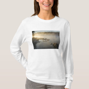 Camiseta Nascer do sol através da névoa na Baía de Anderson