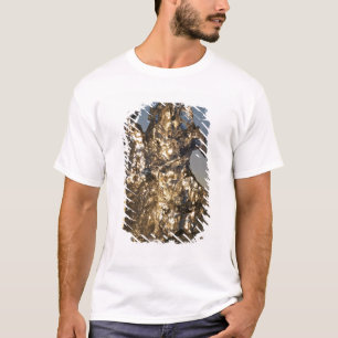 Camiseta Nascer do sol dourado visto através da formação de