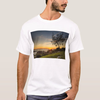 Camiseta Nascer do sol na praia Armação, Brasil