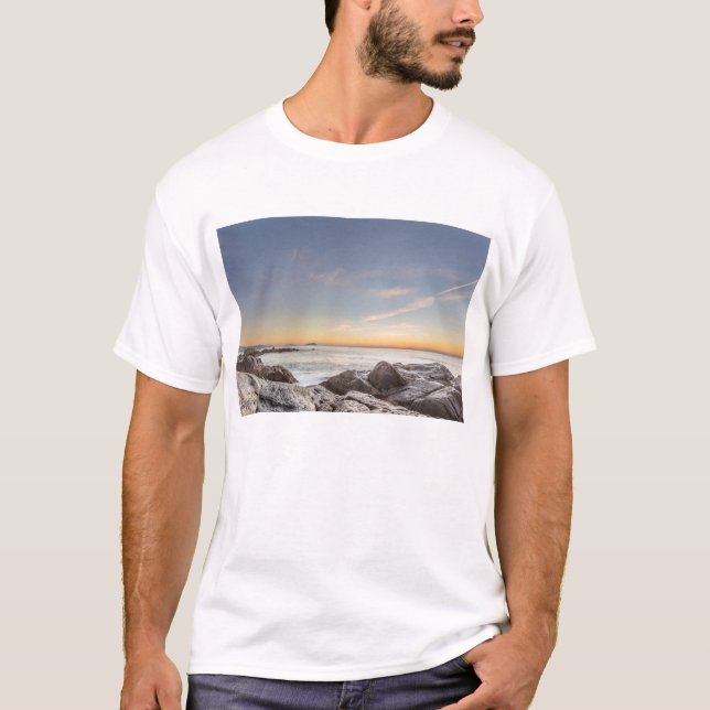 Camiseta Nascer do sol na praia Armação, San Catarina (Frente)
