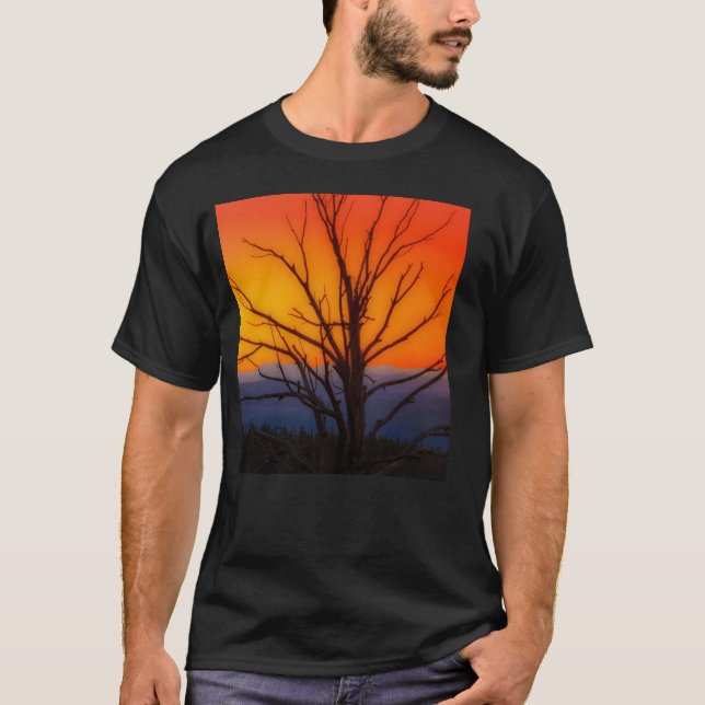 Camiseta Nascer do sol sobre o design do parque nacional de (Frente)