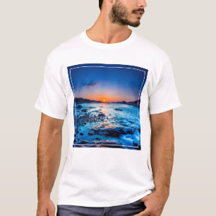 Camiseta Nascer do sol sobre o horizonte no litoral no