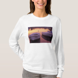 Camiseta Nascer do sol sobre o porto de Stari Grad com pesc