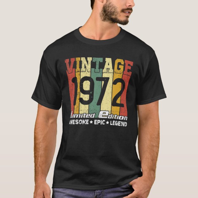 Camiseta Nascer Em 1972 49º Aniversário Oferece Uma Legena  (Frente)
