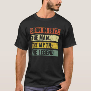 Camiseta Nascer Em 1977, Retro Man Myth Legend Birthday Vin