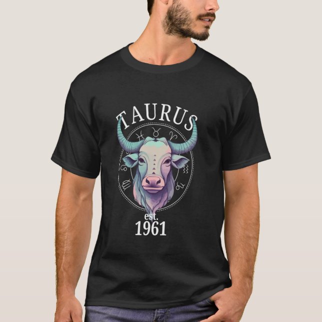 Camiseta Nascer Zodiac Taurus Bull em 1961 (Frente)