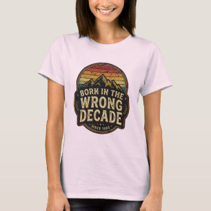 Camiseta Nascido na Década Errada Montanha Vintage Retro