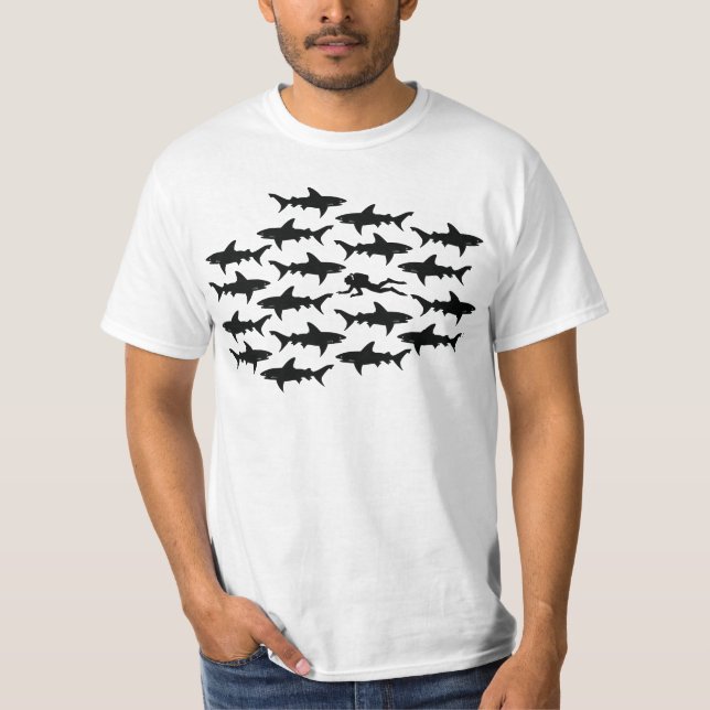 Camiseta Natação do mergulhador de mergulhador com tubarões (Frente)
