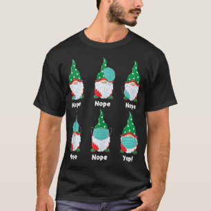 Camiseta Natal 2020 Gnomos Vestindo Mask Wrong - Pjs Engraç