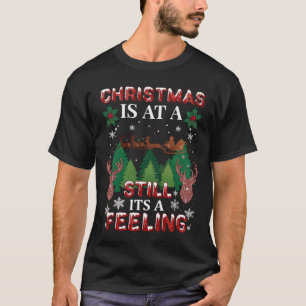 Camiseta Natal Ainda Sentindo Papai Noel Trenó Rena Pinheir