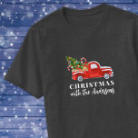 Camiseta Natal Personalizado da Família Truck Vermelho<br><div class="desc">Esta temporada de férias,  encoraje sua família a vestir camisas com nossa coleção de designs bonitos que podem ser personalizadas com um nome. Escolha sua cor e estilo de camisa favoritos antes de adicioná-los ao seu carrinho. 🎄</div>