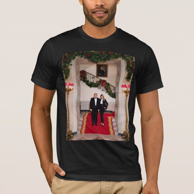 Camiseta Natal: Presidente Donald Trump e Melania dão os pr (Frente)