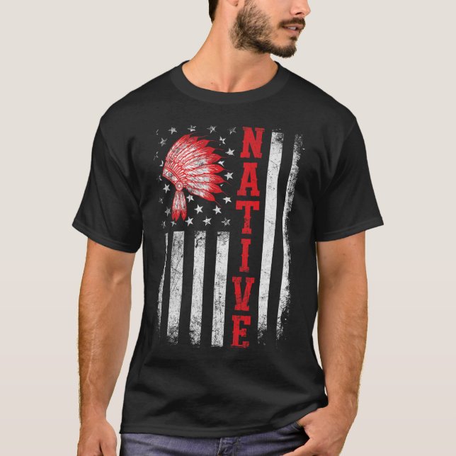 Camiseta Native - American Day Usa Flag Cherokee Indigenous (Frente)