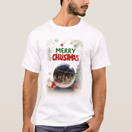 Camiseta Nativity Scene in Christmas Snow Globe