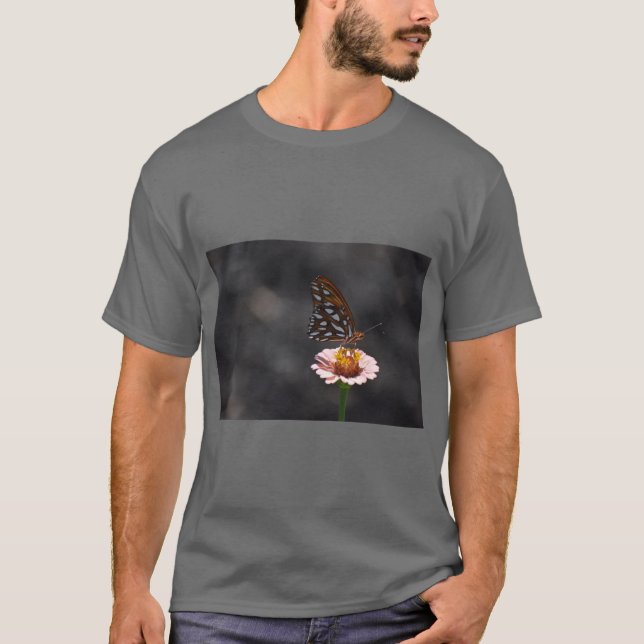 Camiseta Nature Harmony – Peaceful Scenic Graphic Tee (Frente)