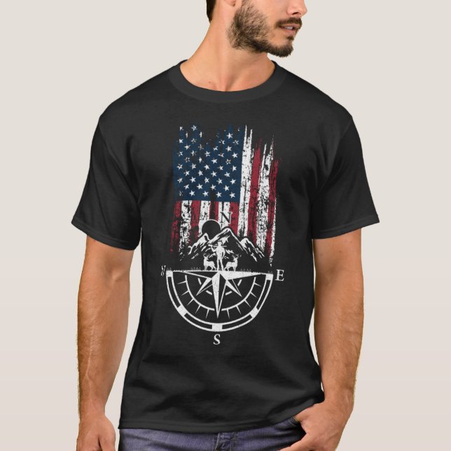 Camiseta Nature s Adventure Emblem American Flag Compass an (Frente)