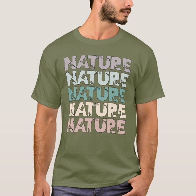 Camiseta Natureza Repeticionando Texto com Silhuetas Animai (Frente)