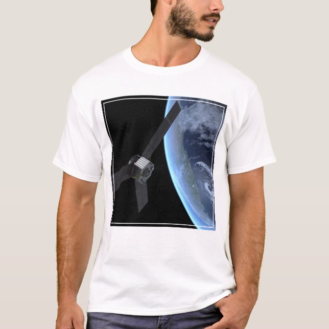 Camiseta Nave Espacial Juno Durante O Voo Da Terra (Frente)