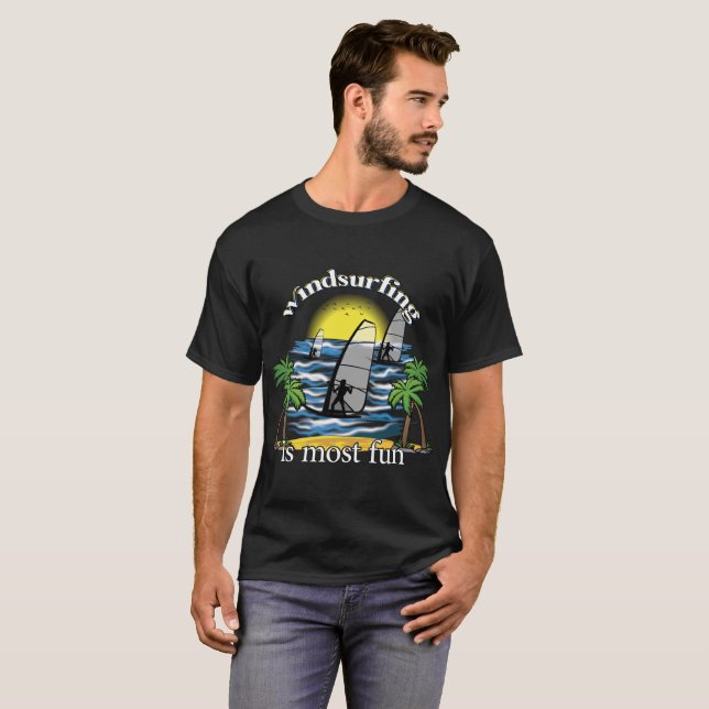 Camiseta Navegar No Windsurfing É Muito Divertido (Frente Completa)