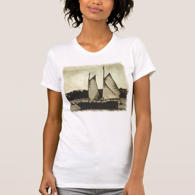 Camiseta Navio de navegação T-Shirt (Frente)