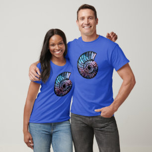 Camiseta Nebulosa com estrelas numa casca de Nautilus