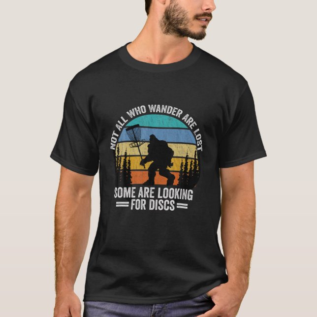 Camiseta Nem Todos Que Andam Perdem Alguns Procurando Disco (Frente)