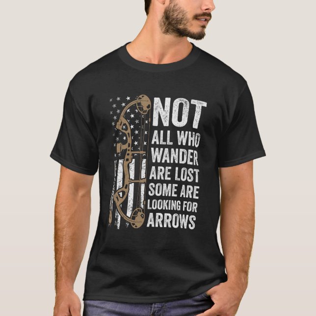 Camiseta Nem Todos Que Vagueiam Perderam Arco Arrefecimento (Frente)
