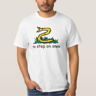 Camiseta Nenhum passo no meme snek Gadsden paródia SnekRigh