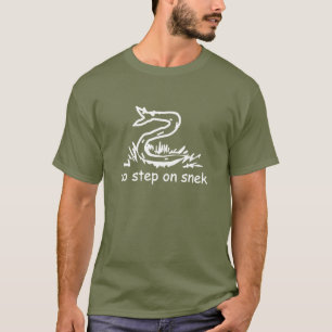Camiseta Nenhum passo no meme snek Gadsden paródia SnekRigh