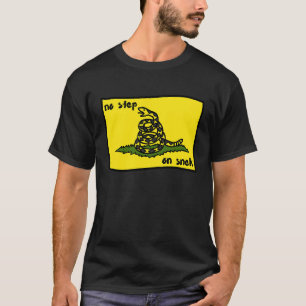 Camiseta Nenhum Passo No Snek Gadsden Flag Memory