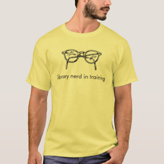 Camiseta nerd da biblioteca no treinamento