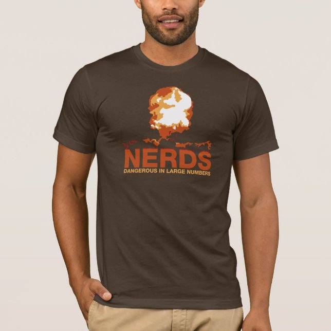 Camiseta Nerd: Perigoso em grandes números! (Frente)