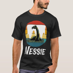 Camiseta Nessie Loch Ness Monster Merch Vintage Ret Criptic