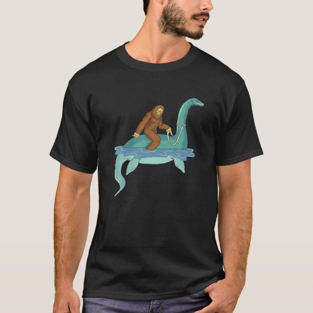 Camiseta Nessie Sasquatch Loch Ness Monster (Frente)
