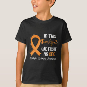 Camiseta Nesta Família Lutamos Como Uma Esclerose Múltipla