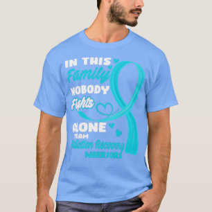 Camiseta Nesta Família Ninguém Luta Sozinho Com O Vício Da