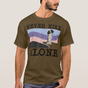 Camiseta Never Hike Alone Japanese Chin Dog Hiking